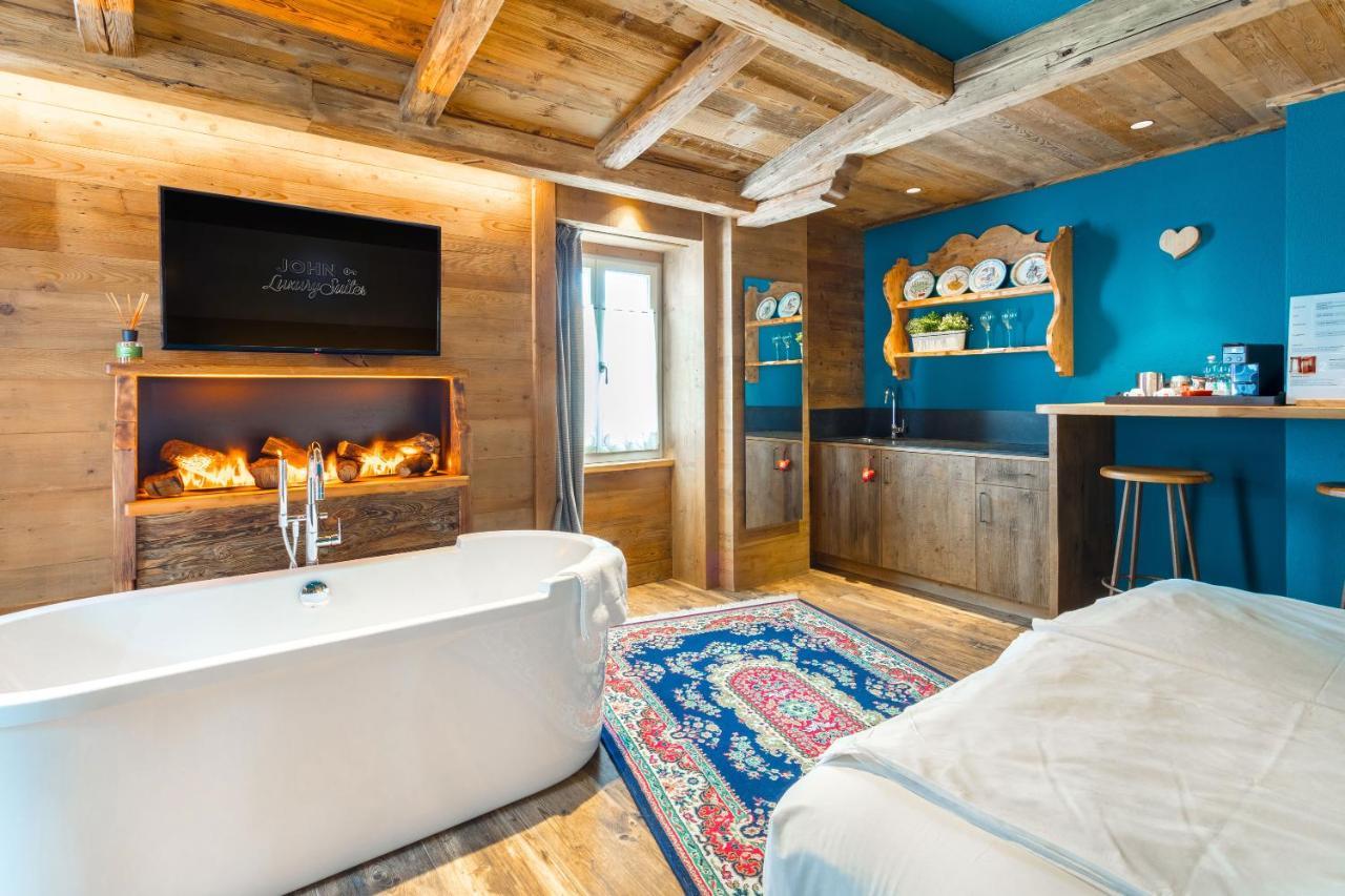 John Luxury Suites Folgaria Exterior foto